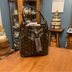 Dooney & Bourke Shiny Coated Cotton Brown t’Moro drawstring